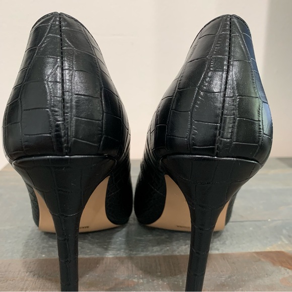 London Rag Women's Black Stiletto Pumps Heels in Size 7 Brooch Accent on Toe - Picture 3 of 14